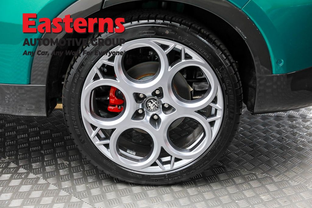 Used 2024 Green Alfa Romeo Veloce image 8