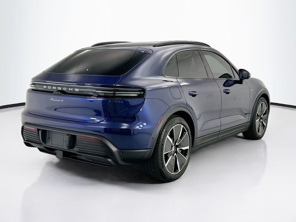 Thumbnail: 2026 Porsche Macan - 7