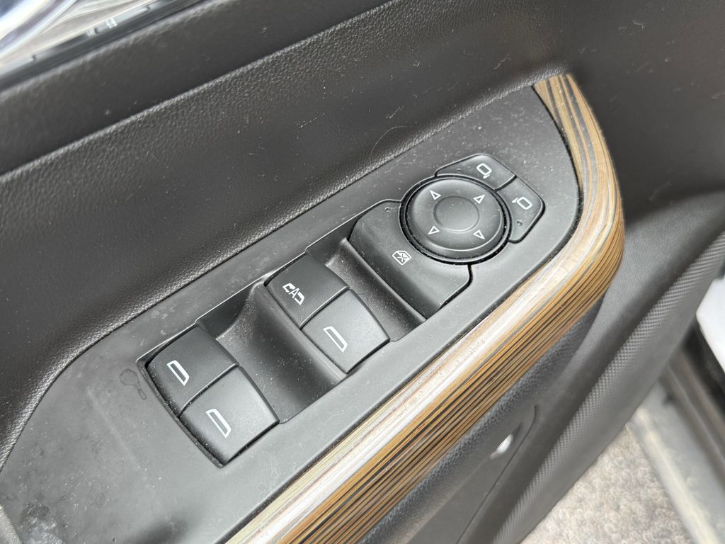 2021 GMC Acadia SLE Black at AutoSavvy Houston Southwest