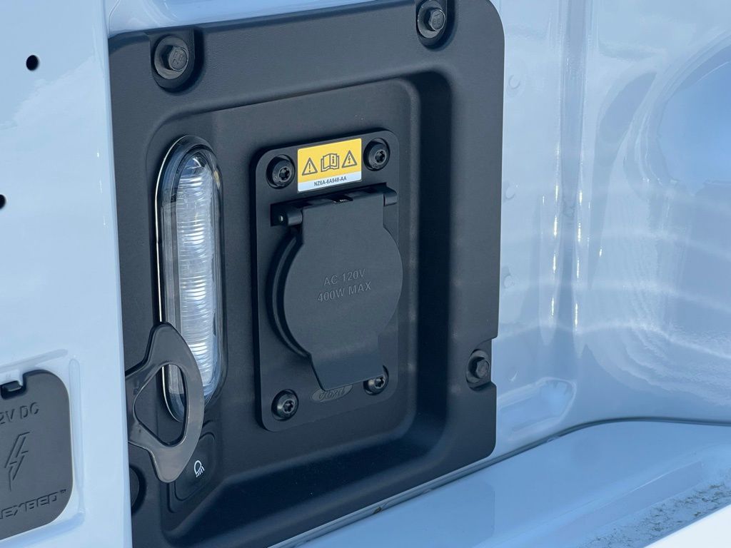 2025 Ford Maverick XLT - 11