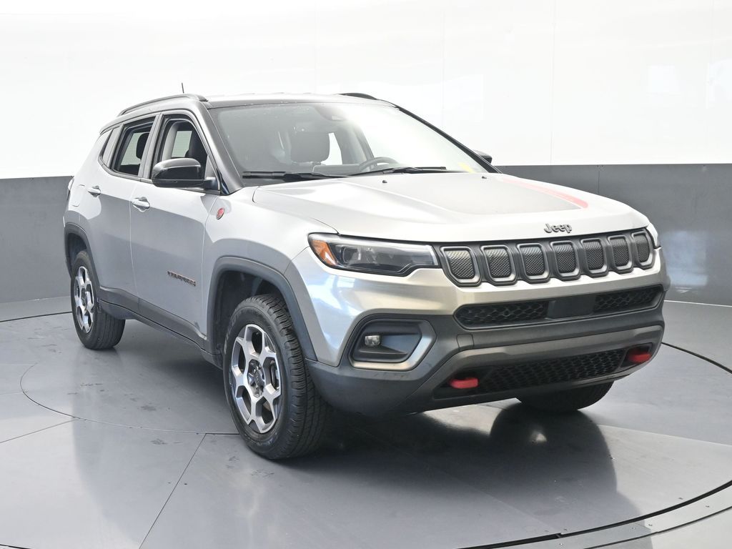 Used 2022 Billet Silver Metallic Clearcoat Jeep Trailhawk image 9