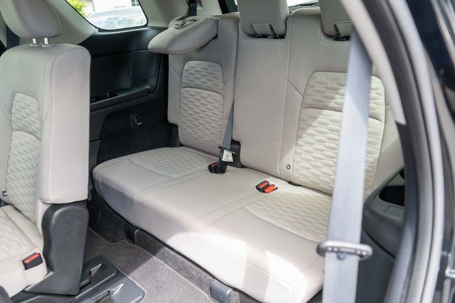 2022 Nissan Pathfinder SV - 11