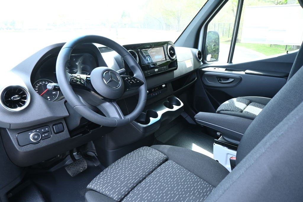 Thumbnail: 2026 Mercedes-Benz Sprinter - 12