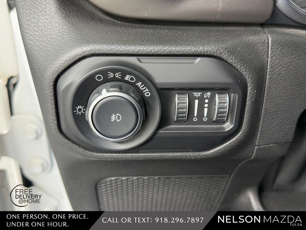 Used 2019 White Jeep Unlimited Sport S image 21