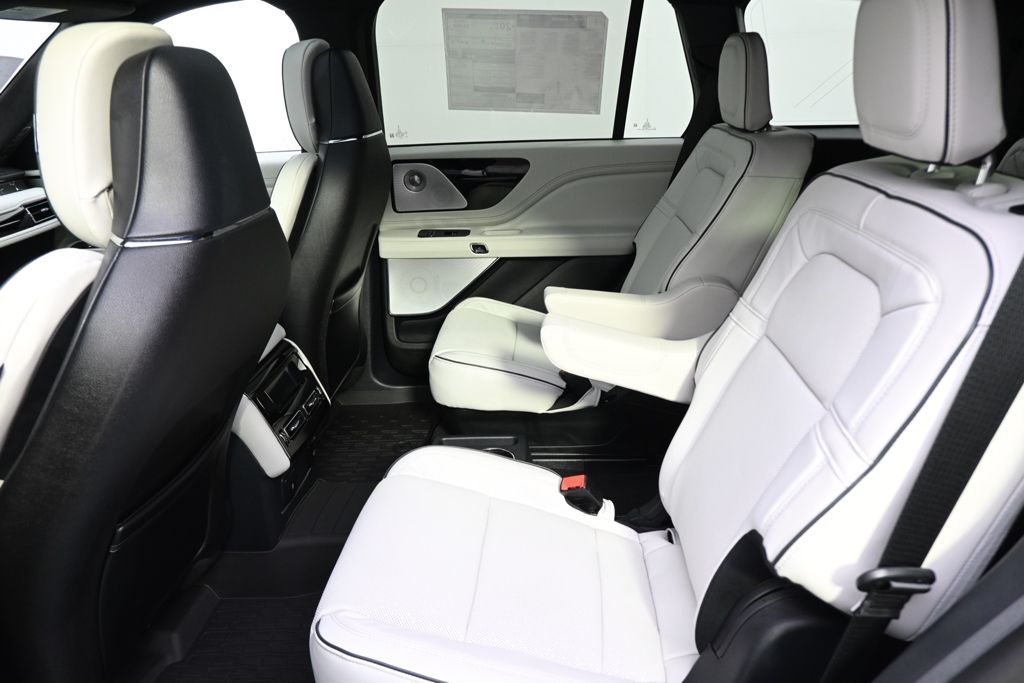 New 2026 White Lincoln Black Label image 21