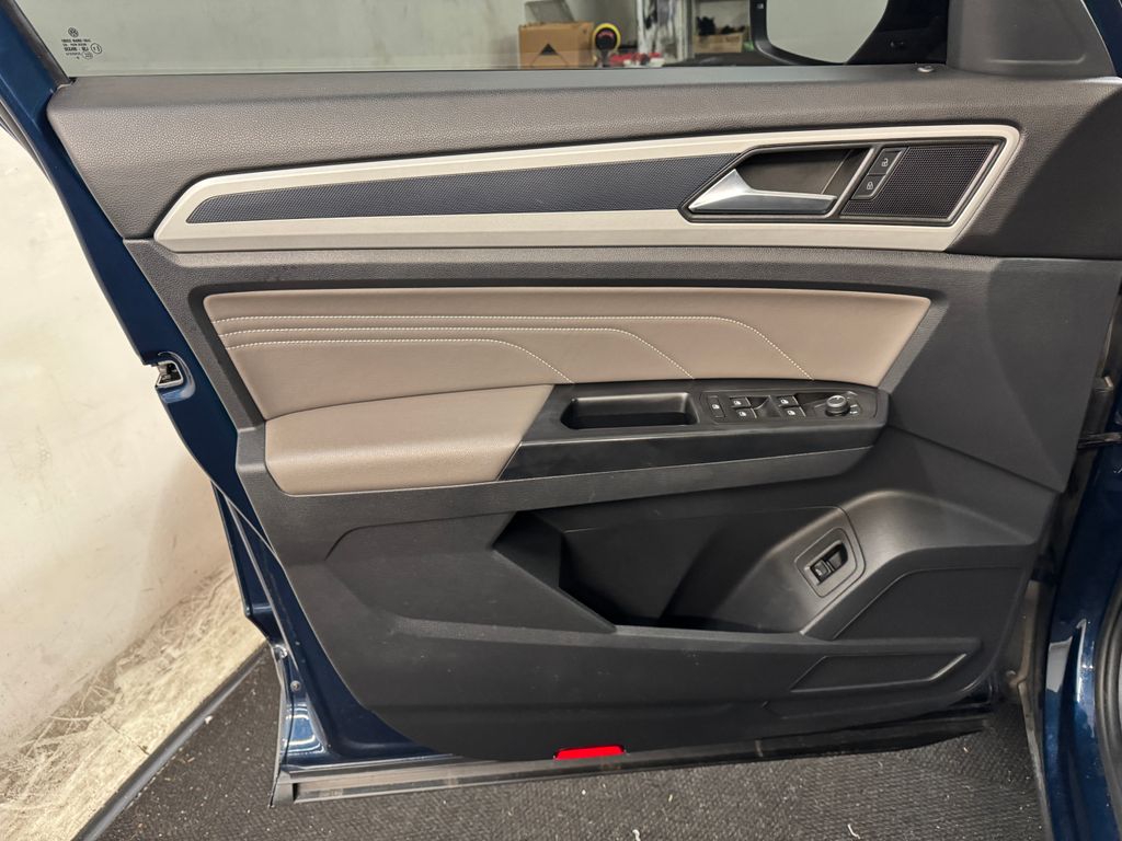 2021 Volkswagen Atlas Cross Sport 3.6L V6 SE w/Technology R-Line