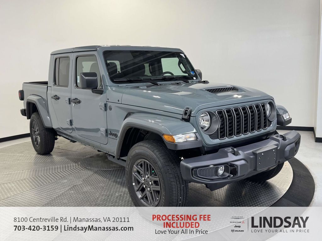 Anvil Clearcoat 2026 Jeep Gladiator Pickup Truck Four-Wheel Drive 8-Speed Automatic