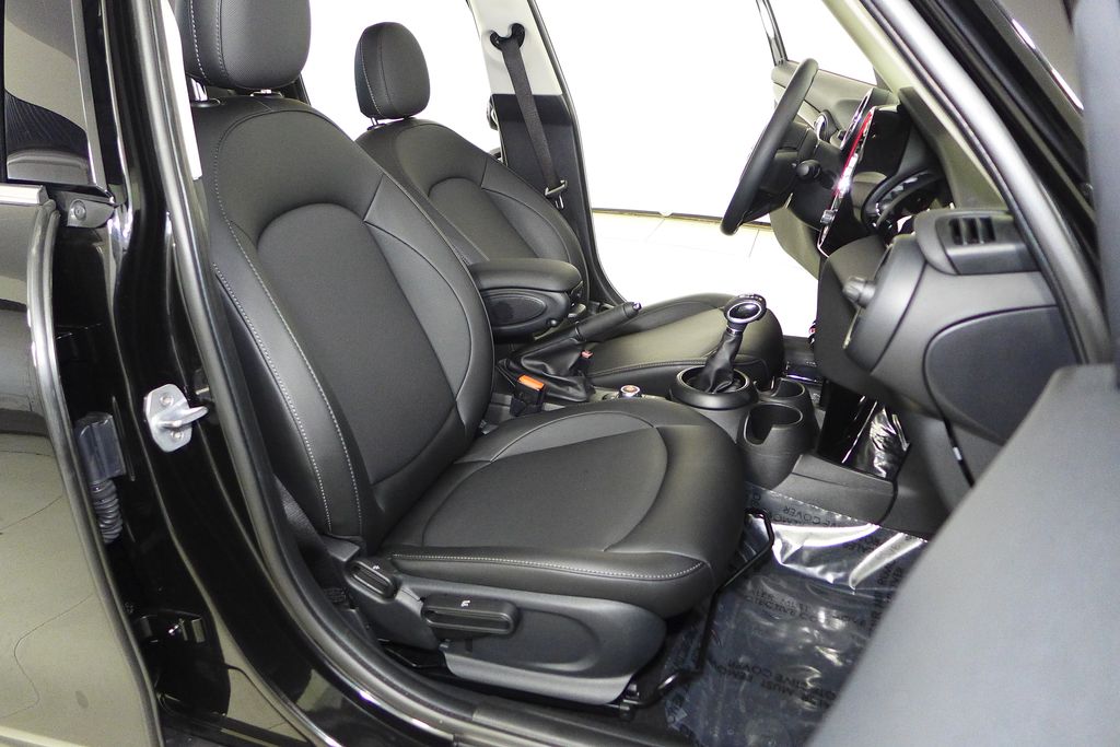 Thumbnail: 2019 MINI Cooper - 19