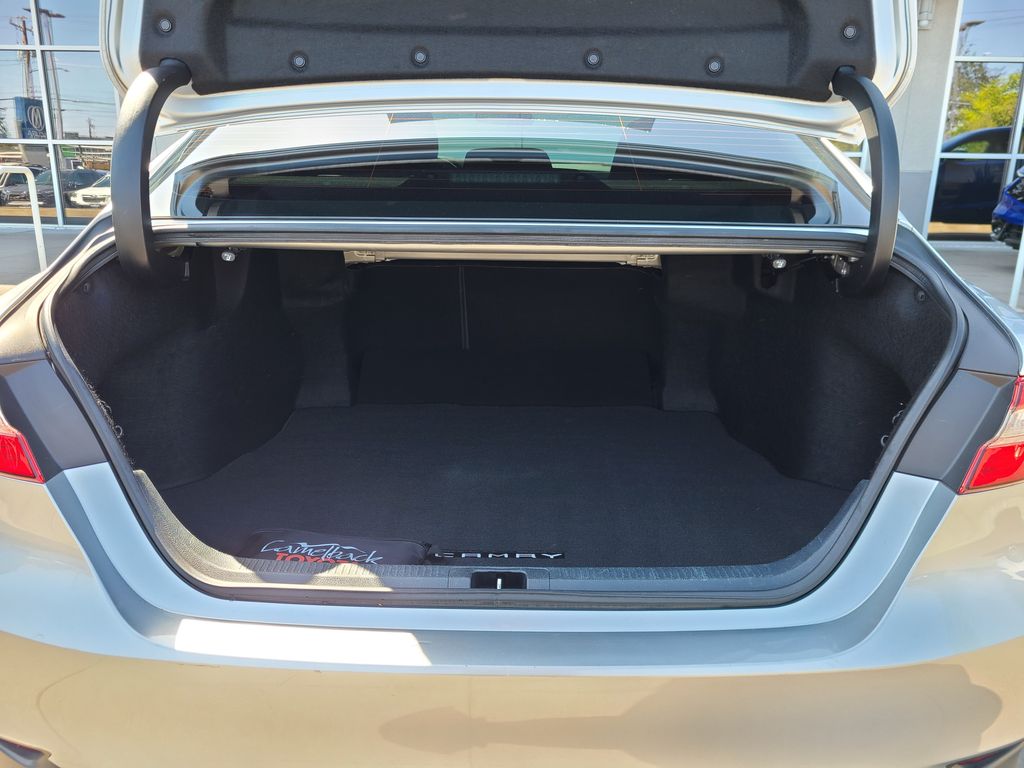 2018 Toyota Camry Hybrid LE