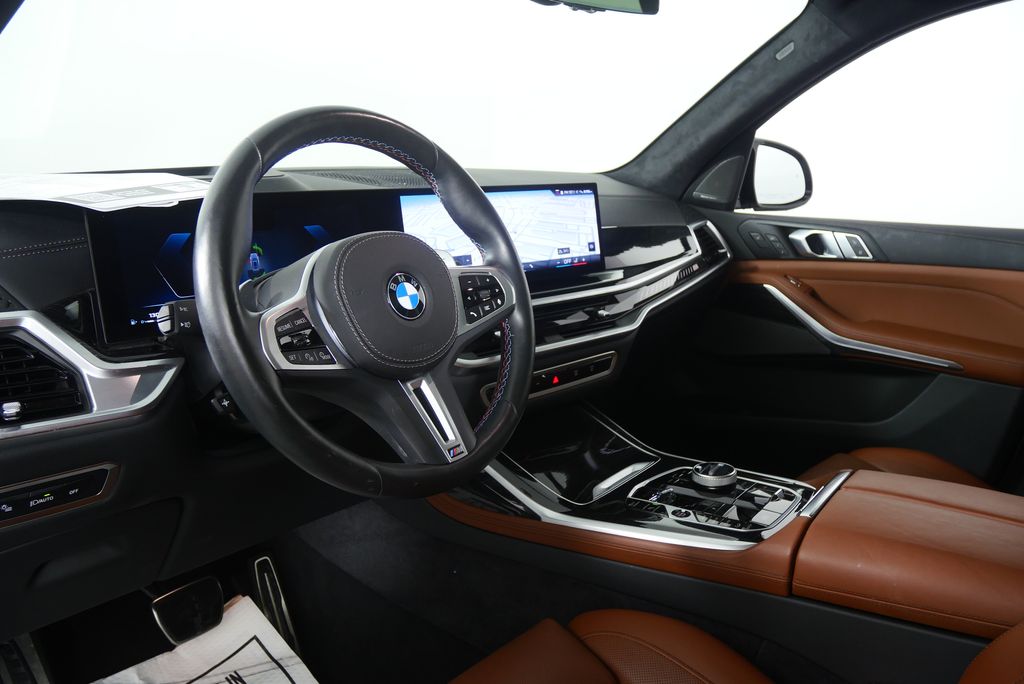 Thumbnail: 2025 BMW X7 - 13