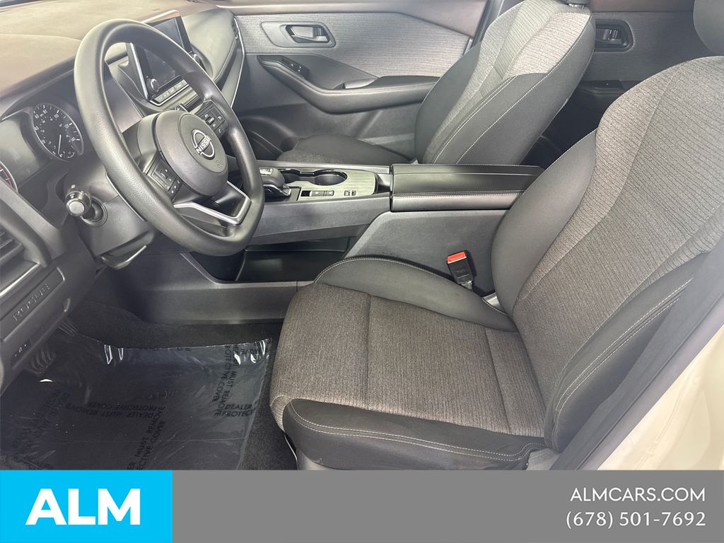 Used 2022 White Nissan S image 12