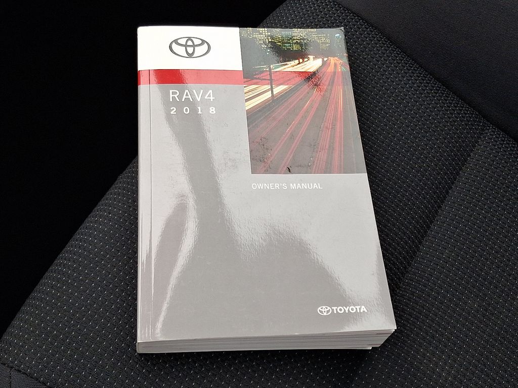 Thumbnail: 2018 Toyota RAV4 - 26
