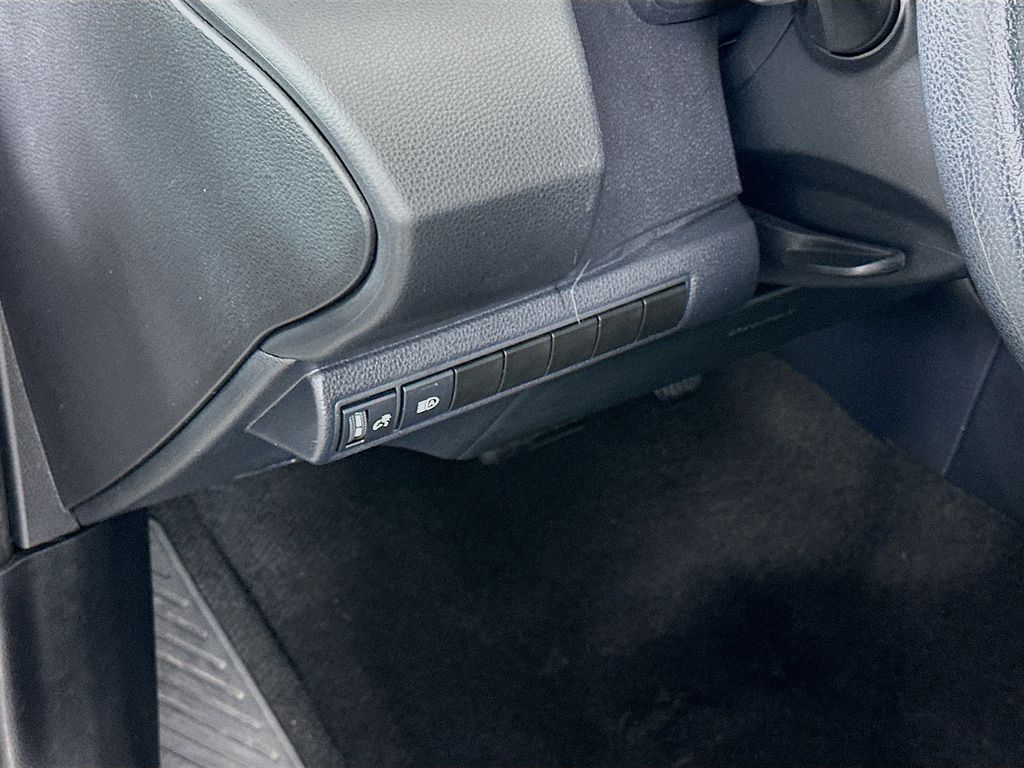 Thumbnail: 2024 Toyota Corolla - 10