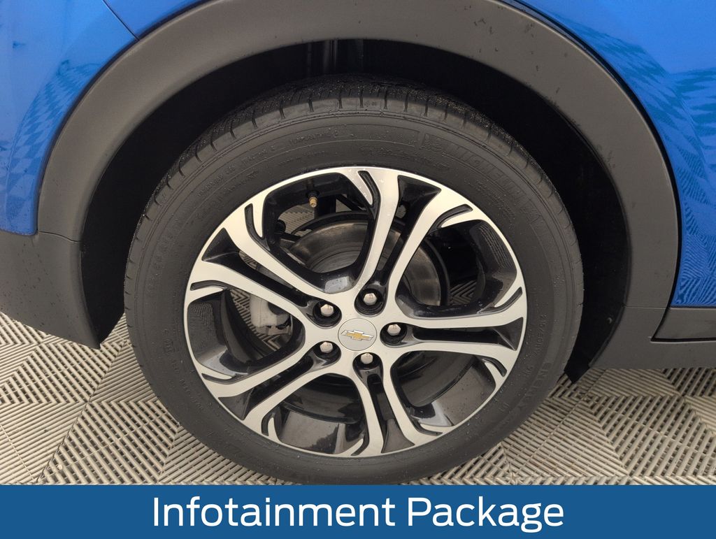 Certified Used 2021 Blue Chevrolet Premier image 19