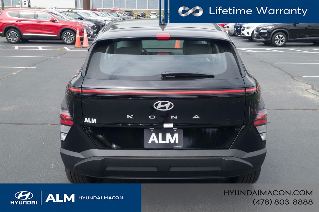 New 2026 Black HYUNDAI SE image 8
