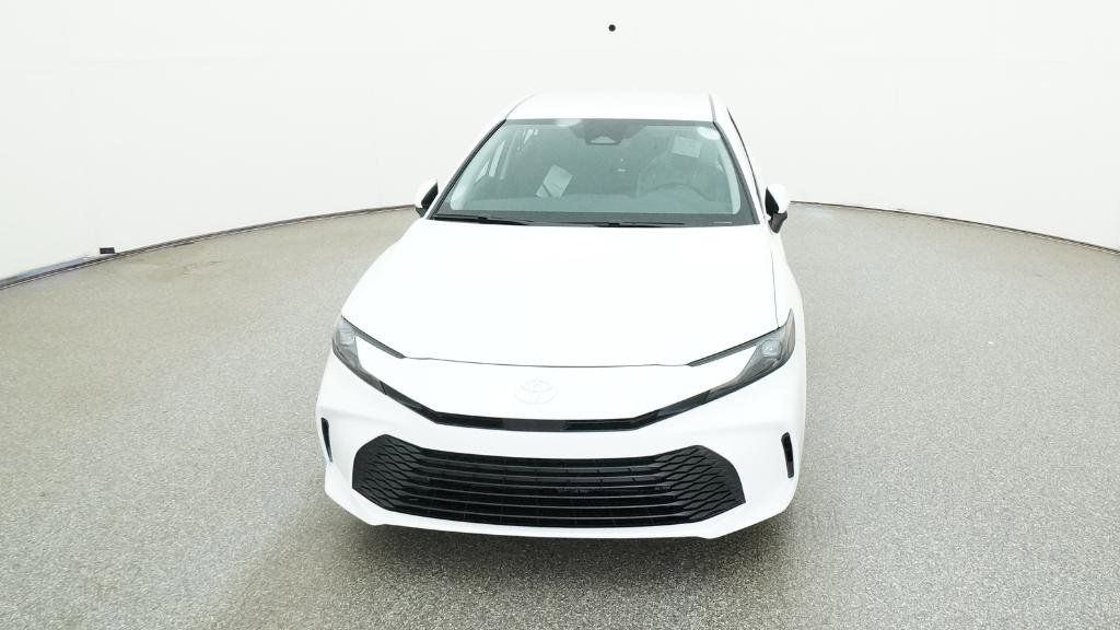 2025 Toyota Camry LE 32