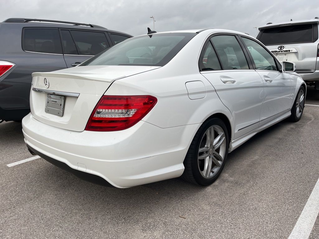 Thumbnail: 2013 Mercedes-Benz C-Class - 3