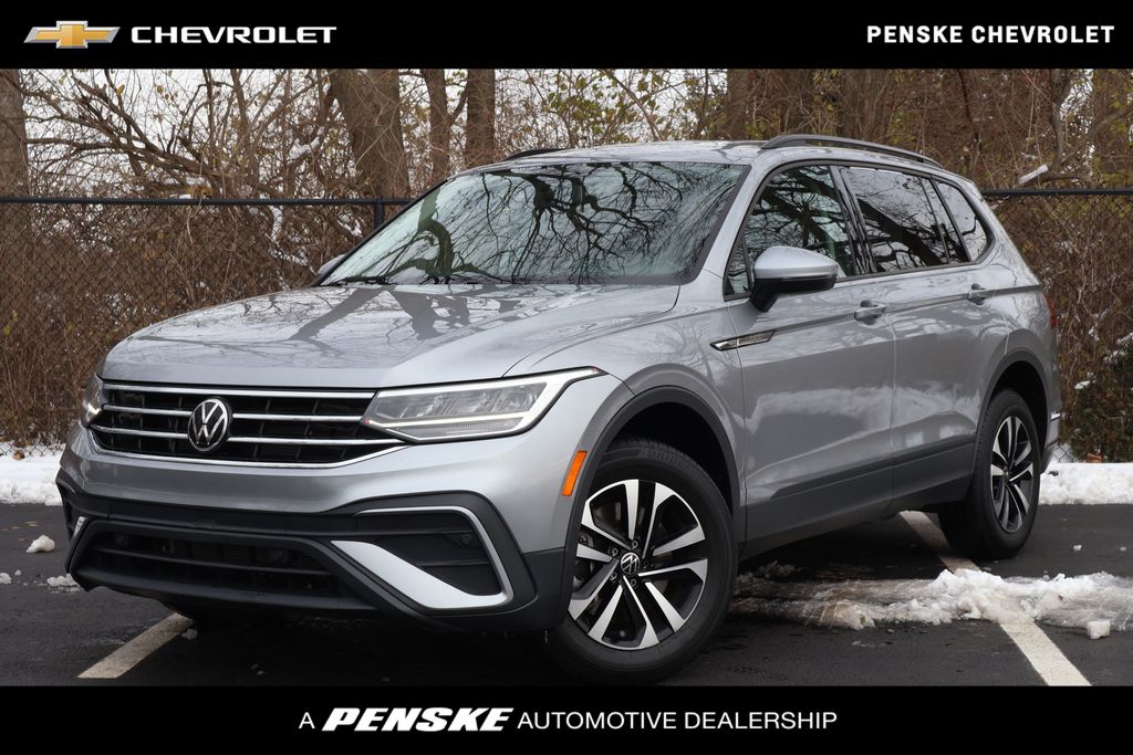 Thumbnail: 2022 Volkswagen Tiguan - 1