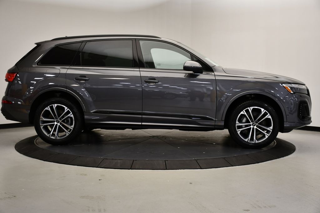 Thumbnail: 2026 Audi Q7 - 6