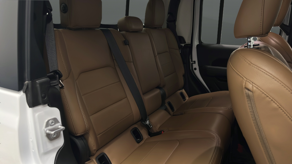 Used 2022 Bright White Clearcoat Jeep Overland image 25