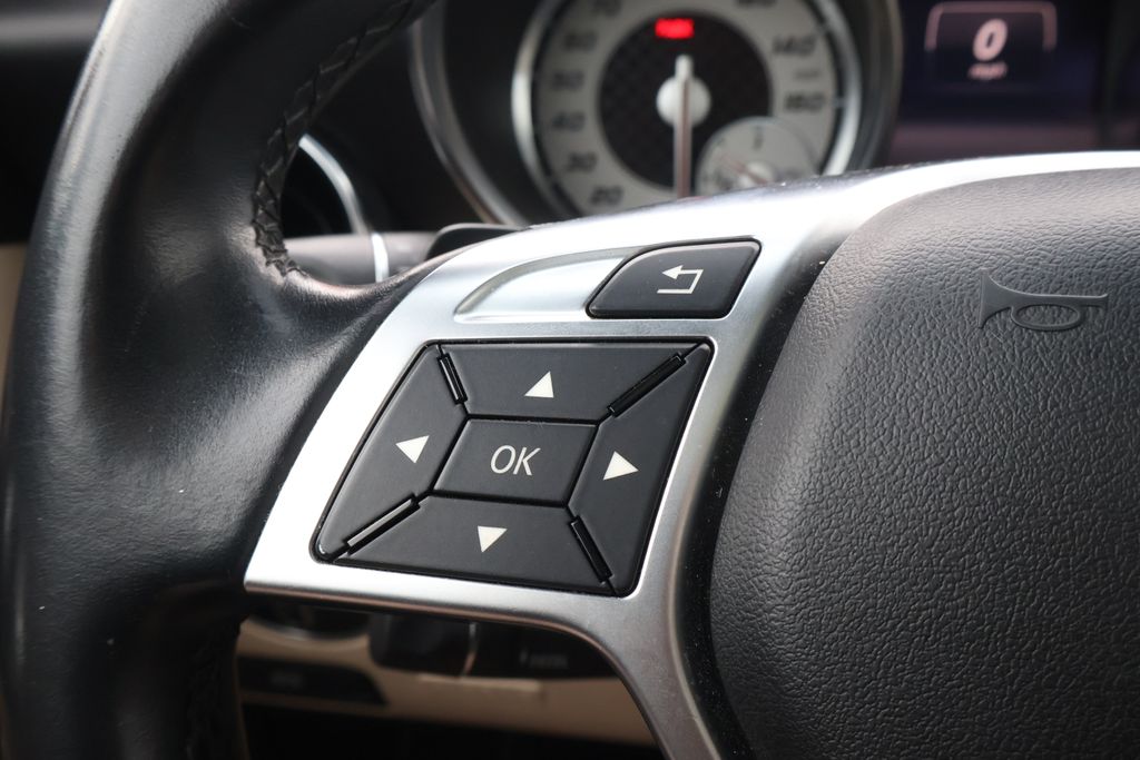 Thumbnail: 2016 Mercedes-Benz SLK - 20