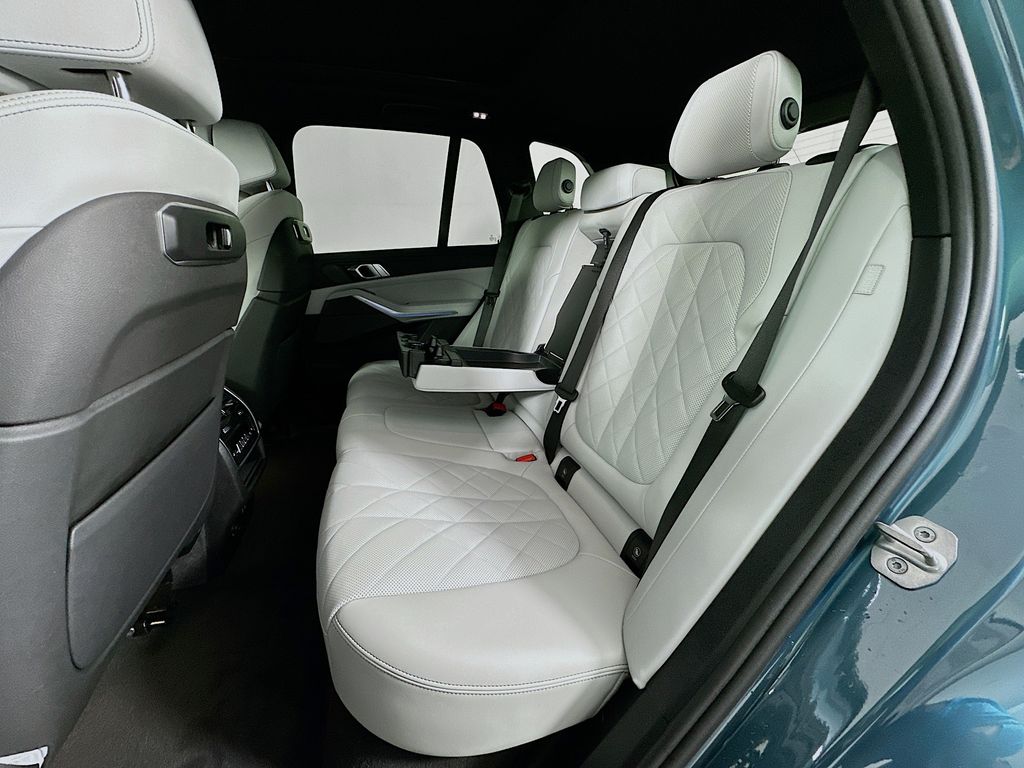 Thumbnail: 2025 BMW X5 - 25