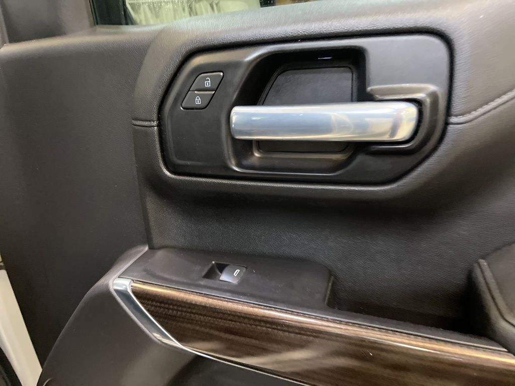 Used 2021 Silver Chevrolet RST image 28