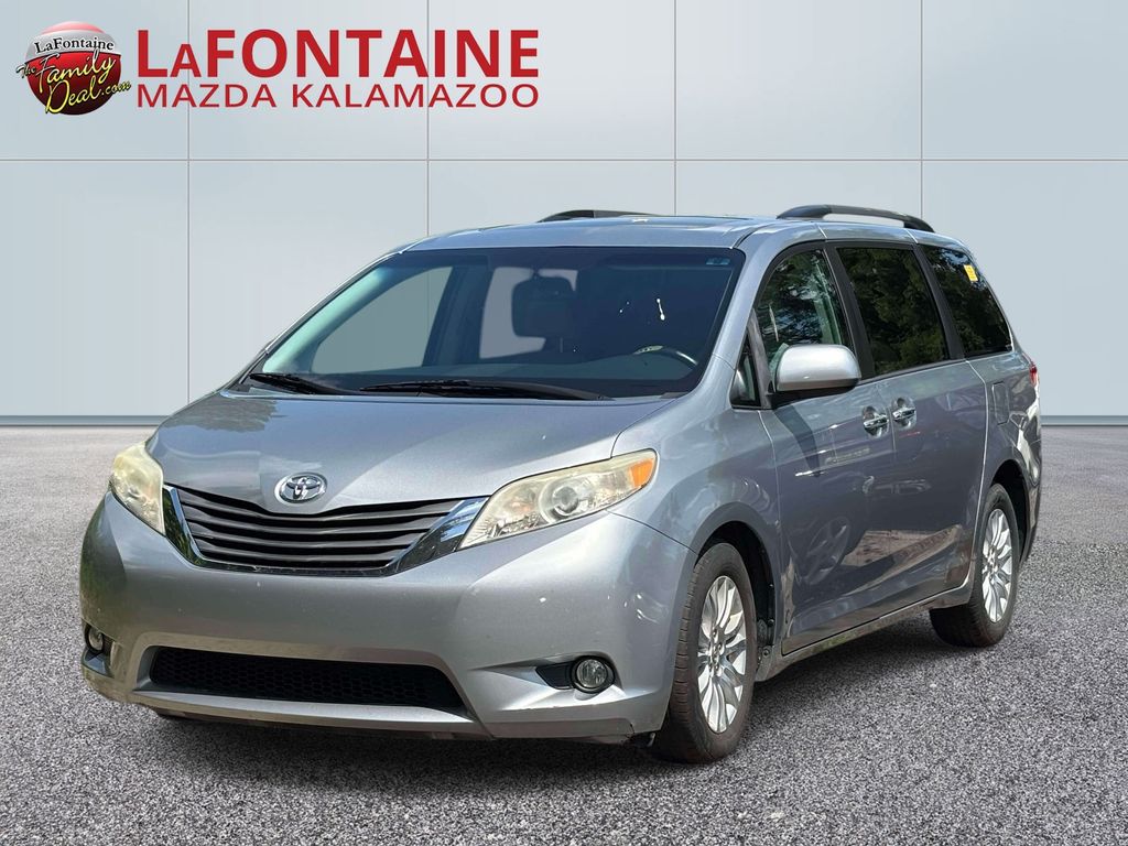 2013 Toyota Sienna XLE 7-Passenger
