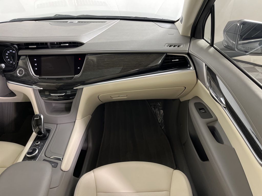 Thumbnail: 2020 Cadillac XT6 - 24