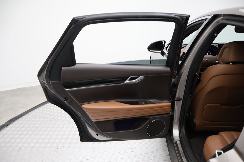 Thumbnail: 2021 Genesis G80 - 21