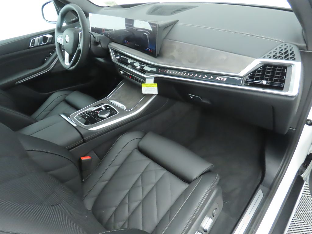 Thumbnail: 2026 BMW X5 - 18