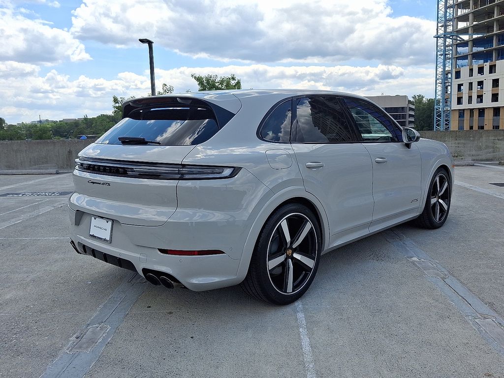 Thumbnail: 2025 Porsche Cayenne - 8