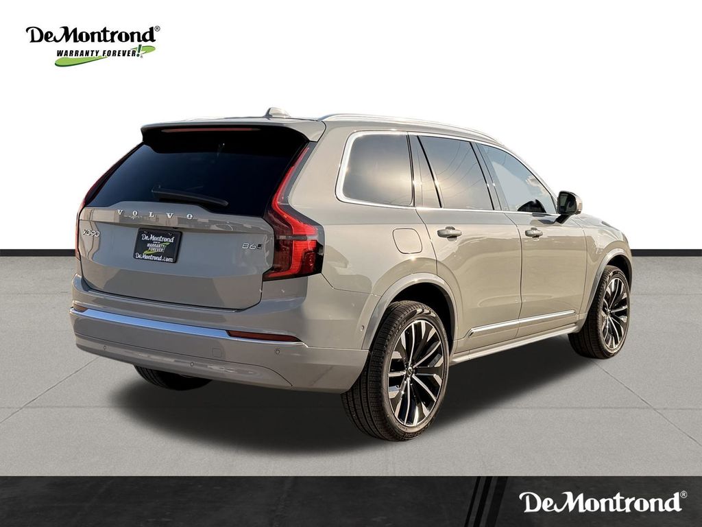 New 2026 Vapour Gray Volvo B6 Plus 7-Seater image 5