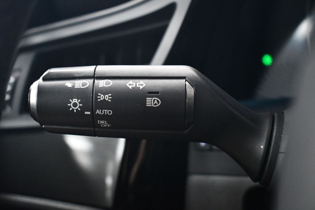 Thumbnail: 2022 Lexus ES - 19