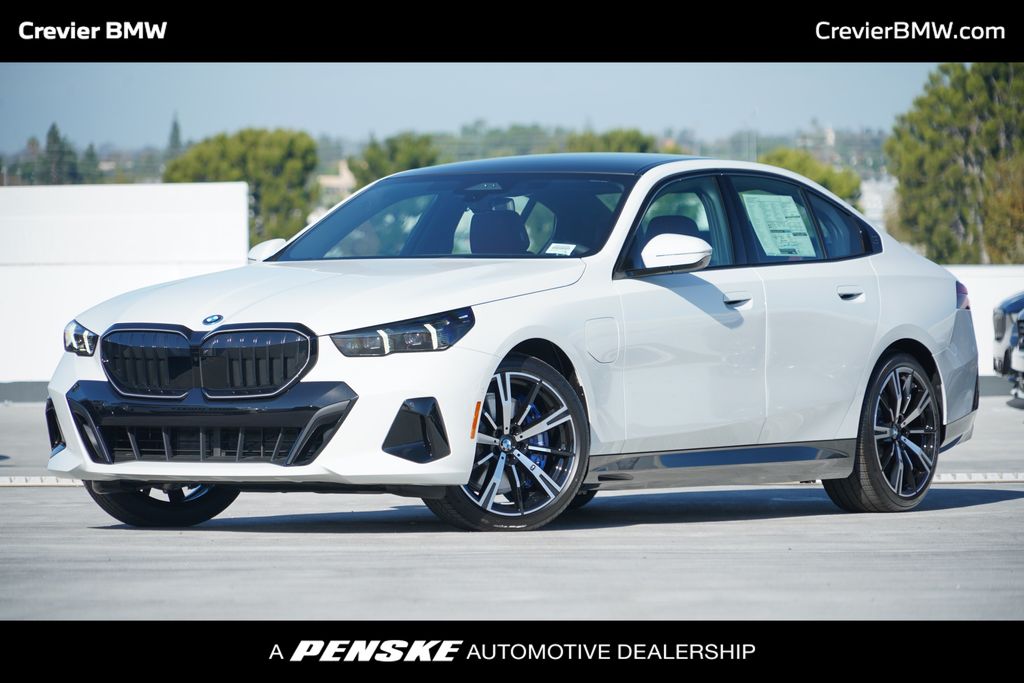Thumbnail: 2027 BMW 5 Series - 1