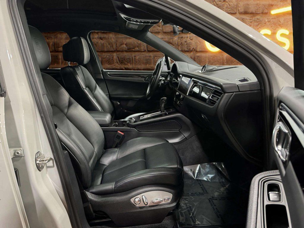 Used 2024 Chalk Porsche  image 26