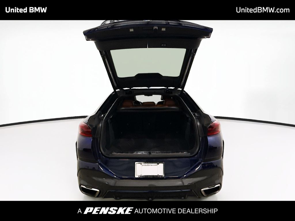 Thumbnail: 2022 BMW X6 - 14