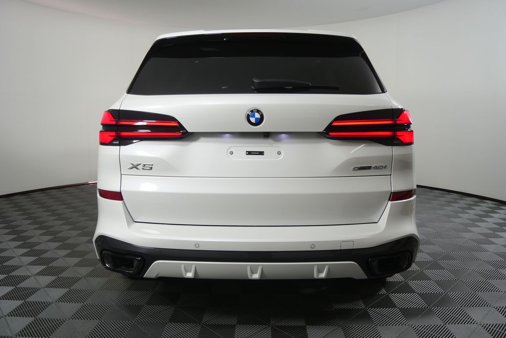 Thumbnail: 2026 BMW X5 - 4