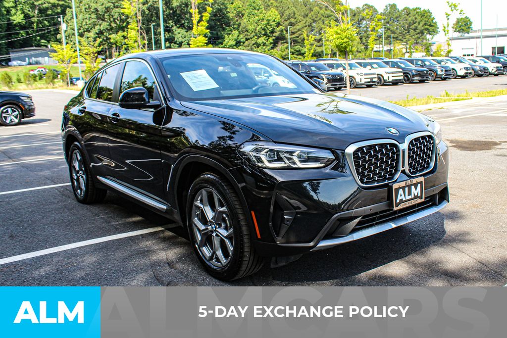 Used 2025 Black BMW xDrive30i image 4