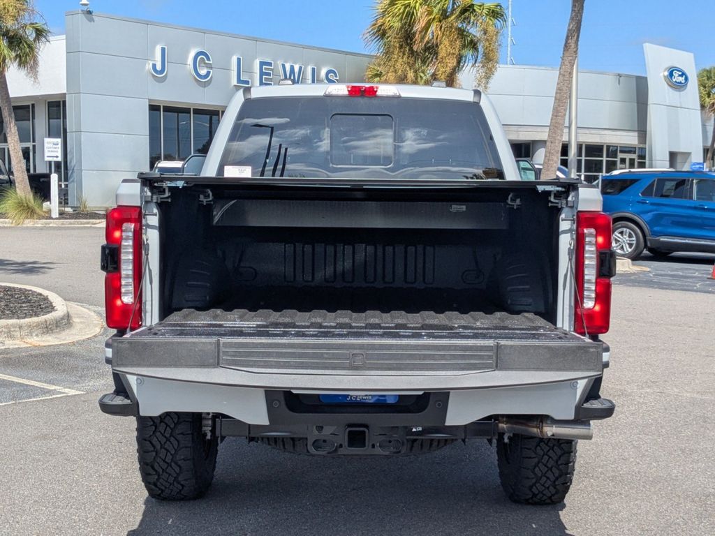 2026 Ford Super Duty F-350 SRW LARIAT