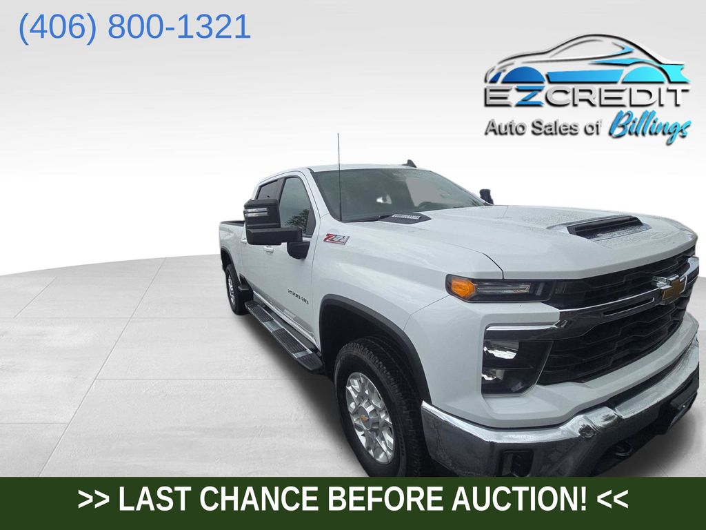 Summit White 2024 Chevrolet Silverado 2500HD Pickup Truck Four-Wheel Drive Automatic