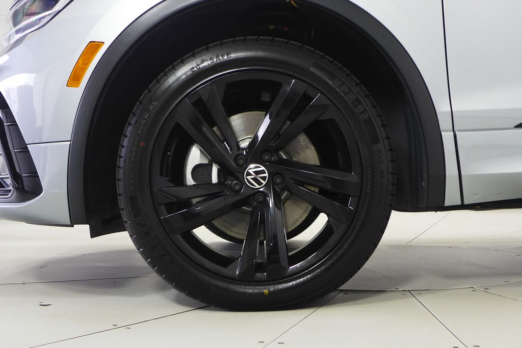 Thumbnail: 2023 Volkswagen Tiguan - 5