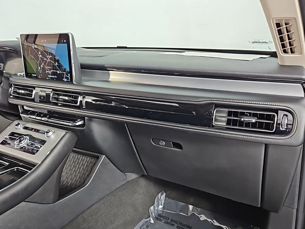 Thumbnail: 2023 Lincoln Aviator - 14