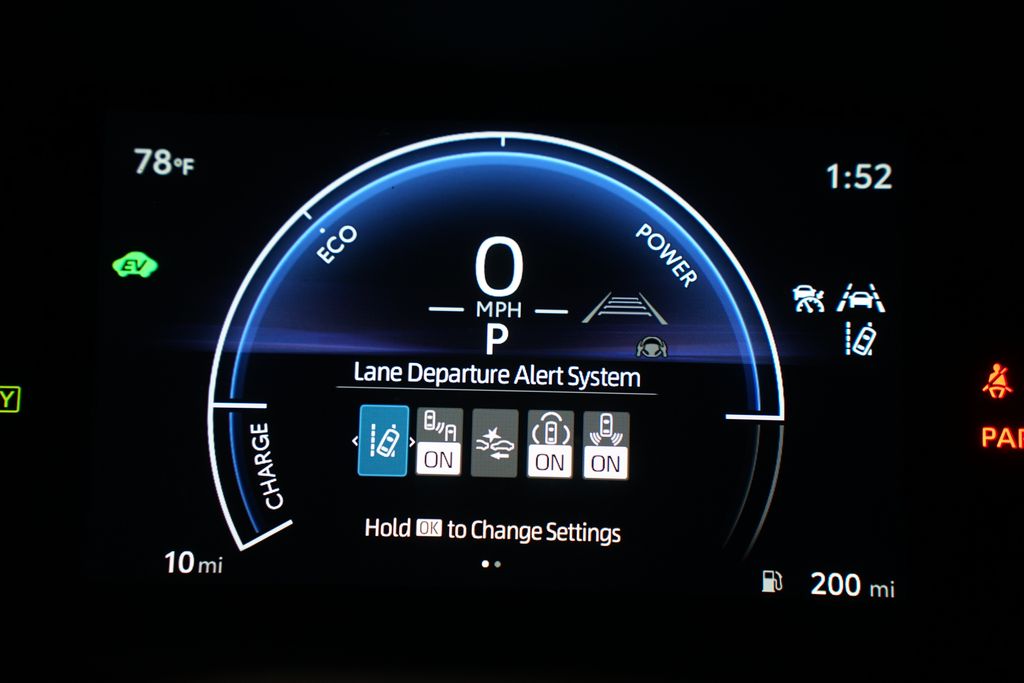 2025 Toyota Camry SE 17