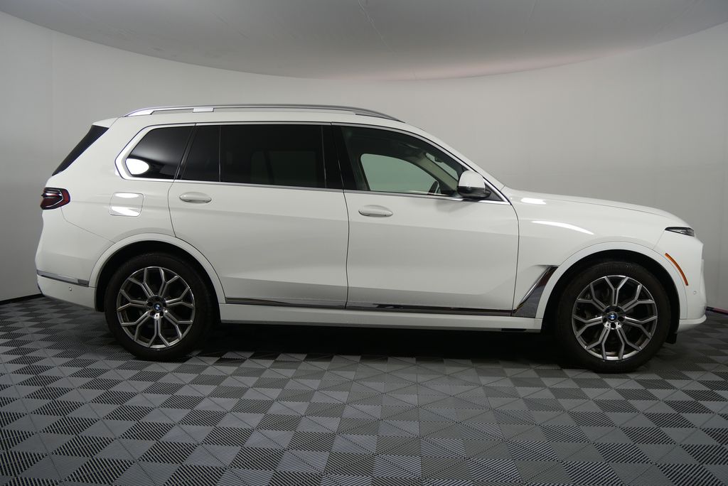 2023 BMW X7 xDrive40i 2