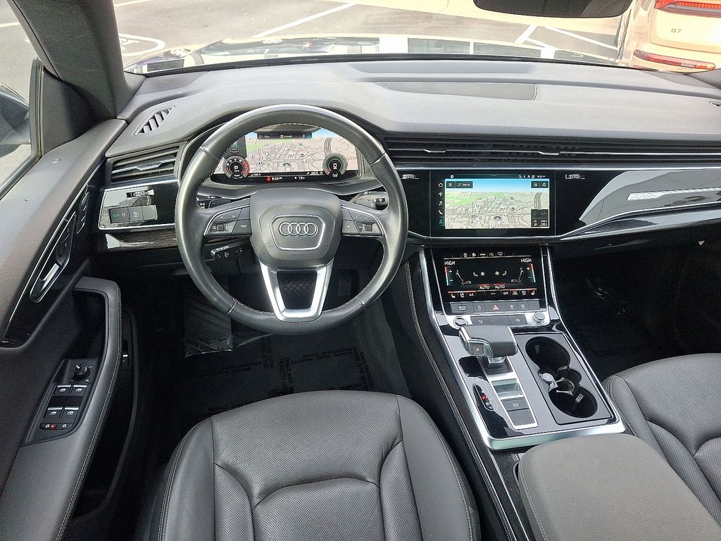 Thumbnail: 2022 Audi Q8 - 11