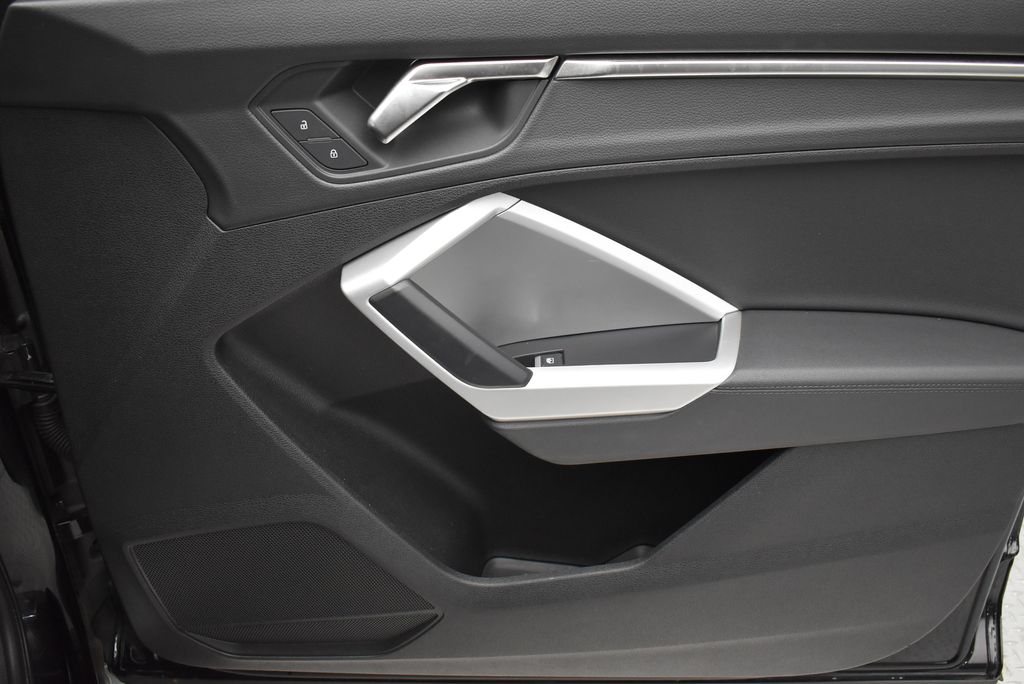 Thumbnail: 2023 Audi Q3 - 24