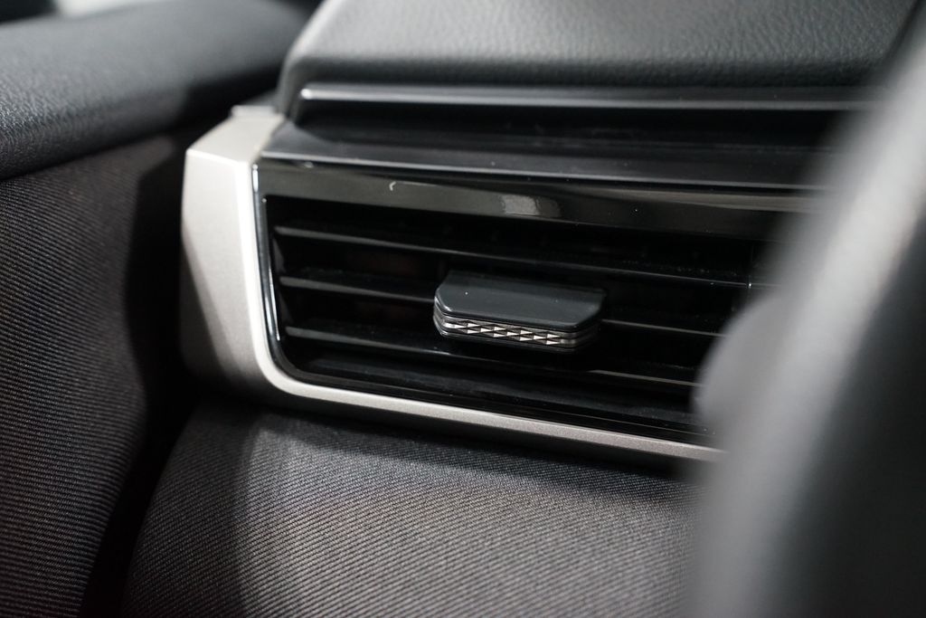 Thumbnail: 2025 Toyota Camry - 25