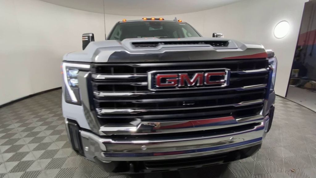 2024 GMC Sierra 2500HD SLT 3