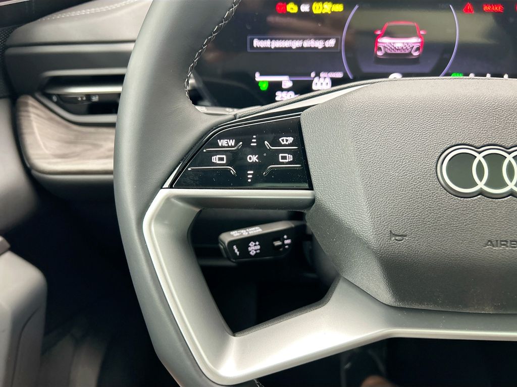 Thumbnail: 2025 Audi Q5 - 11